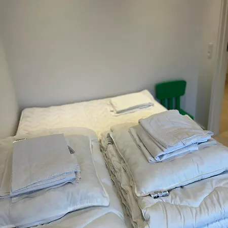 Casa House Of Bricks 10 *